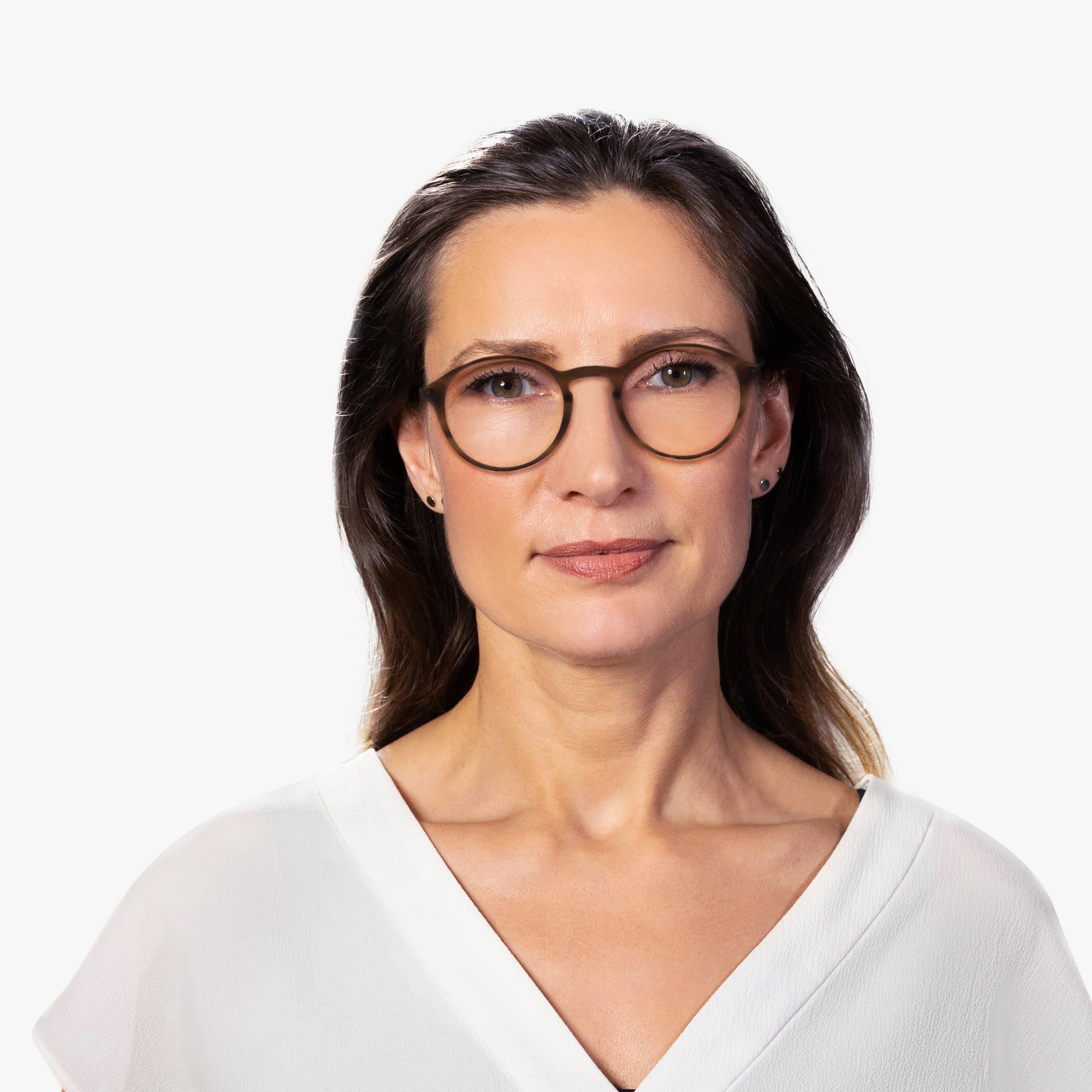 Luxreaders stylish Women's Ærø Pale Brown Reading glasses. Made from Titanium in a Round shape.