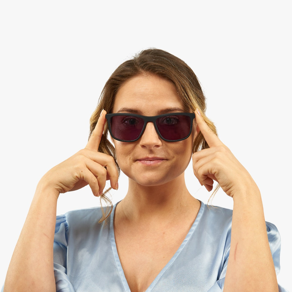 Luxreaders stylish Women's Oslo Black Sunglasses. Made from Acetate in a Square shape.