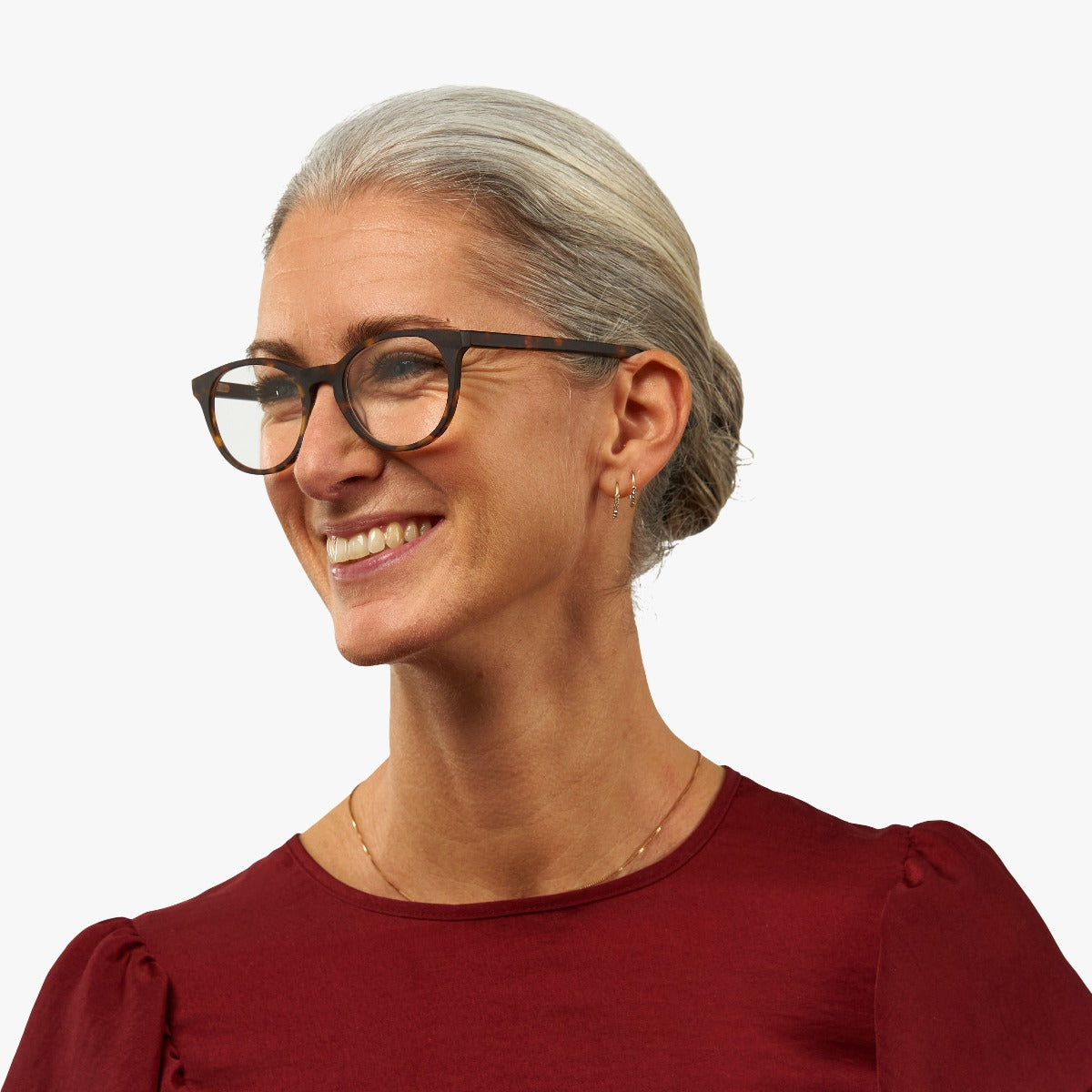 Luxreaders stylish Women's Örebro Dark Turtle Blue light glasses. Made from Acetate in a Iconic shape.
