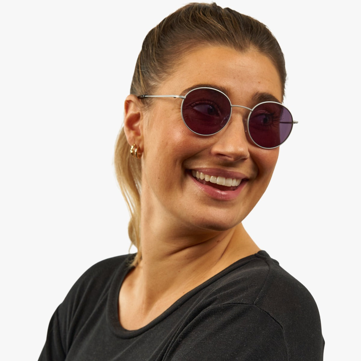Luxreaders stylish Women's Tromsø Steel Sunglasses. Made from Stainless steel in a Round shape.