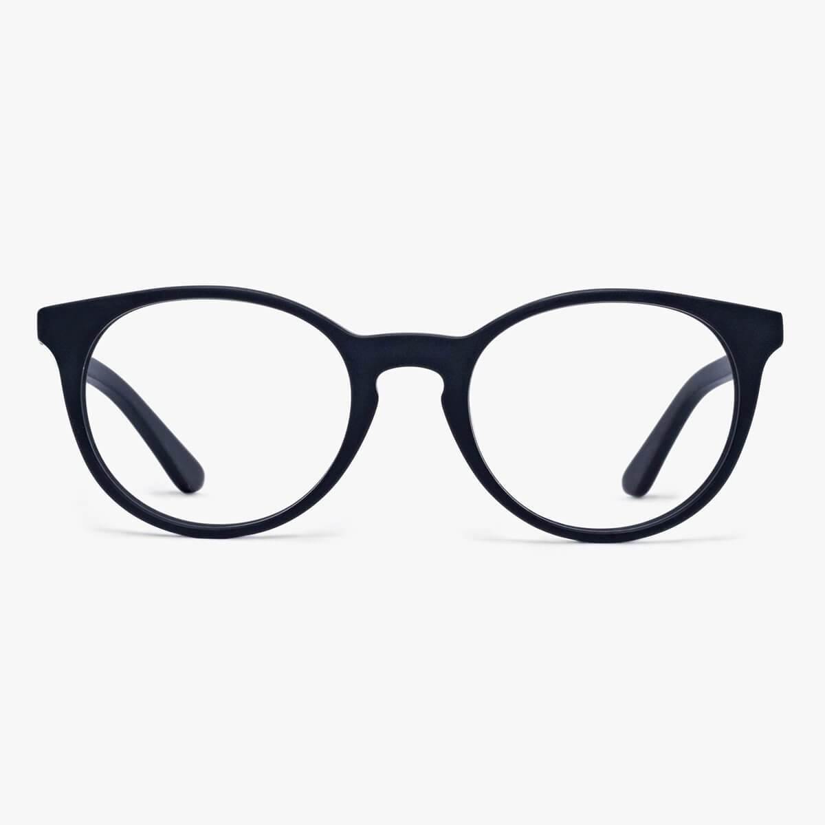 Luxreaders stylish Örebro Black Reading glasses. Made from Acetate in a Iconic shape.