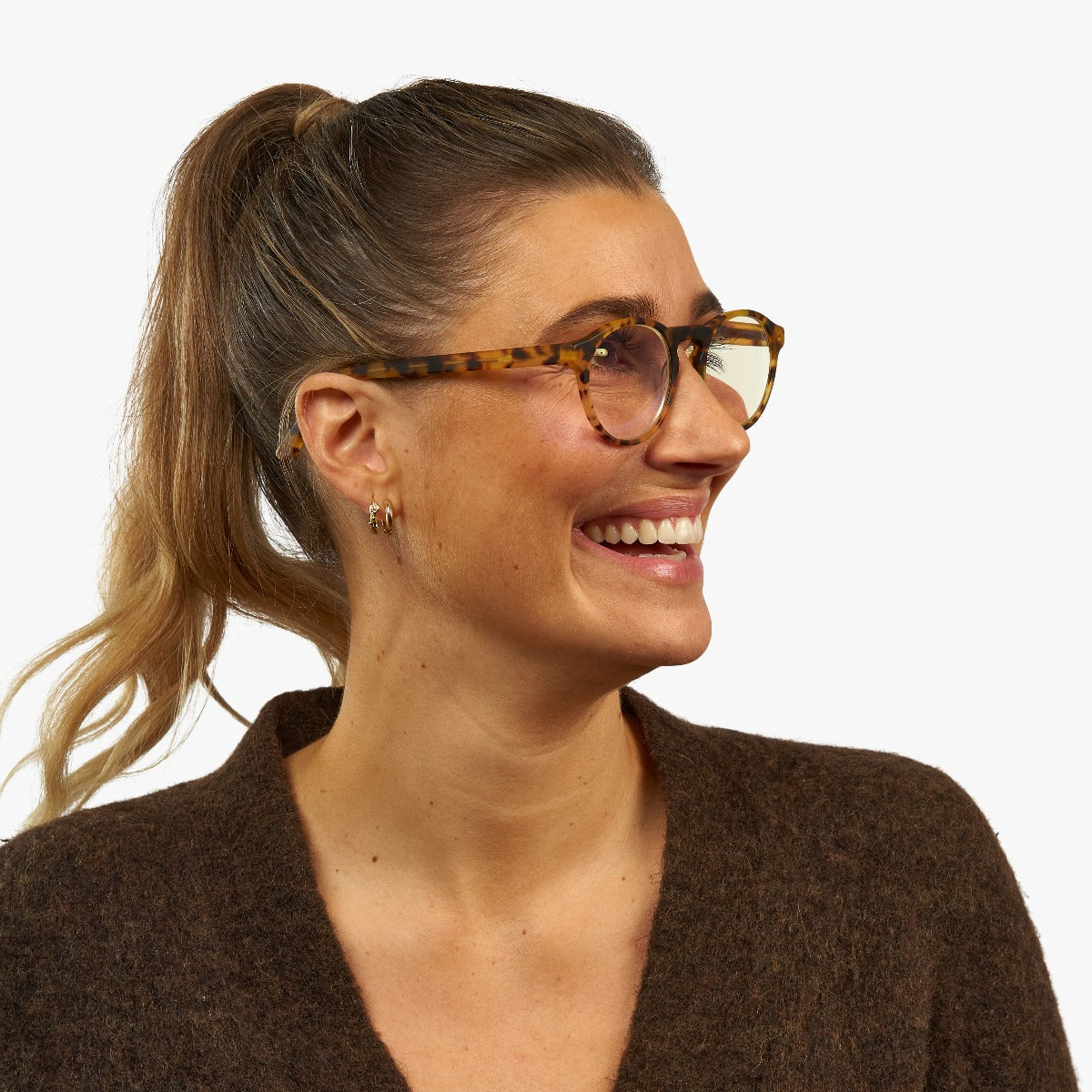 Person wearing Trondheim Light Turtle glasses